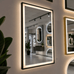 Oglinda LED 60x80 cm cu Rama Neagra, Senzor Miscare Premium - 3 Tipuri de Lumina, Dimabila, Ceas & Temperatura, Dezaburire - imagine 4