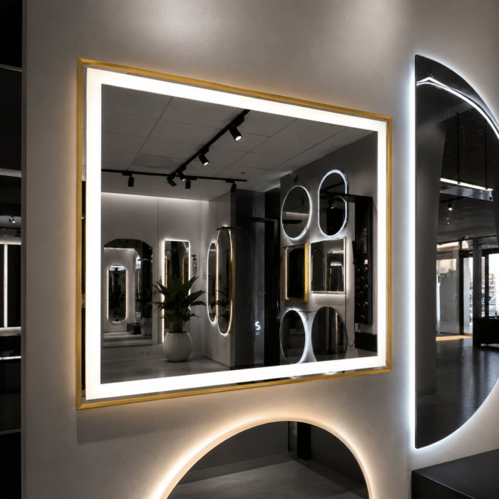 Oglinda LED 80x60 cm Dreptunghiulara cu Rama Aurie, Senzor Miscare Premium - 3 Tipuri de Lumina, Dimabila, Ceas & Temperatura, Dezaburire - imagine 4