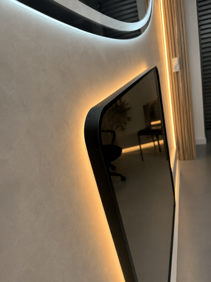 Oglindă LED Patrata Premium 80×80 cm, Rama Neagra, 3 Tipuri de Lumină - Calda, Rece, Neutra - imagine 4