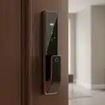 Încuietoare Smart pentru Ușă VELLA Negru-Auriu cu Amprentă, PIN, Card și Cheie - imagine 2
