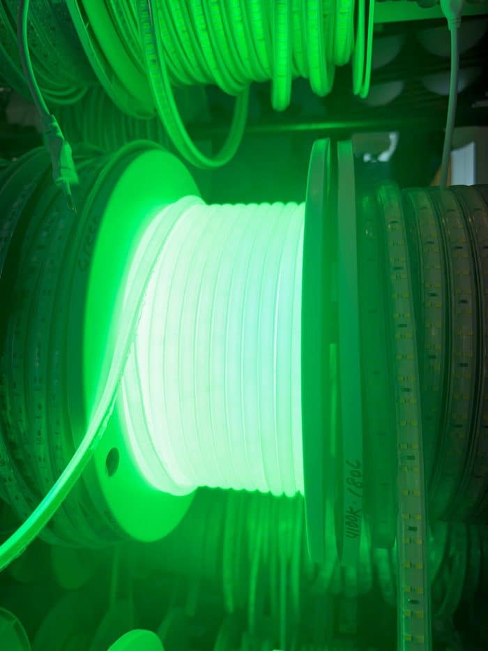 Bandă LED Lumina Verde, Siliconata FCOB 230V 10W/m IP65 – Lumină Continuă, Vânzare la Metru - Green - imagine 4