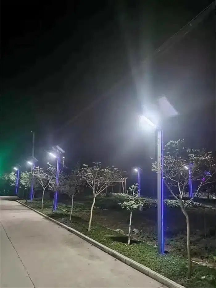 Stâlp LED pentru Iluminat Stradal cu Panou Solar, 30W, 3 Metri, LED Philips, Lumină Rece 6500K, Acumulator LiFePO4, IP65, Gri - imagine 3