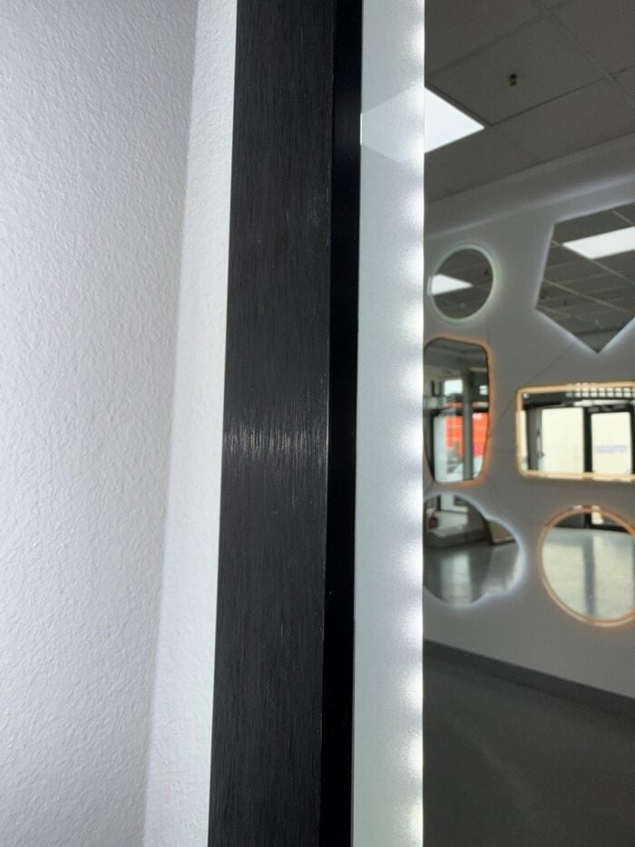 Oglindă LED Ovală 50×80 cm cu Ramă Negru Periat, Model Shark Design, Dezaburire, 3 Tipuri de Lumină, Touch, IP65 - imagine 3