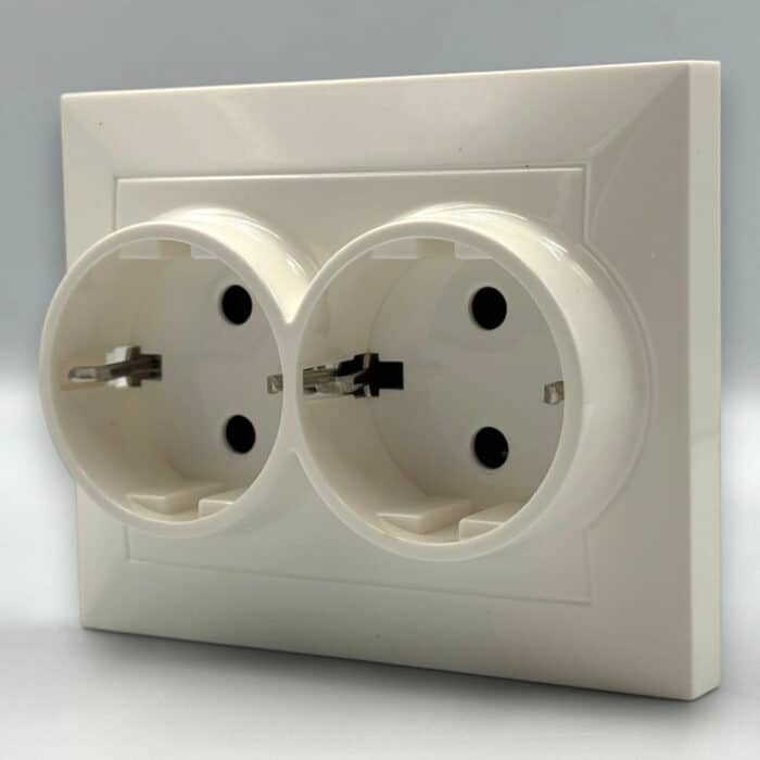 Priză Dublă 2P+E Spin Top, Albă, cu Contact de Protecție - imagine 3