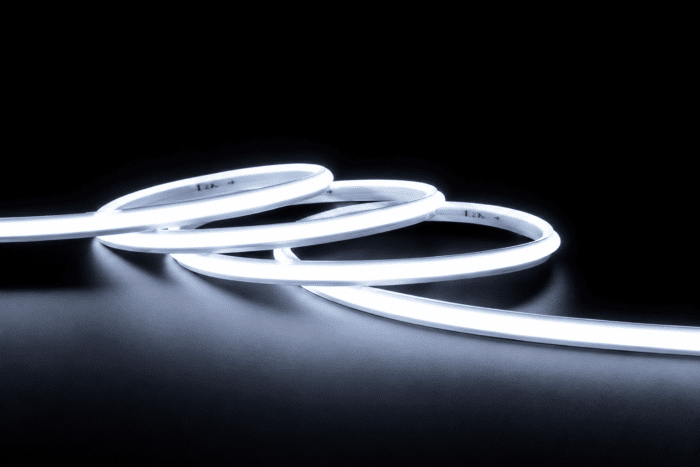 Bandă LED COB 6500K Lumină Rece, 220V, IP65, 240 LED/m, 9W/m, 10 mm – Se Vinde la Metru - imagine 2
